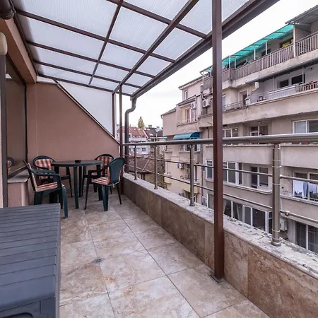 Gorgeous 1-bed Апартаменти *