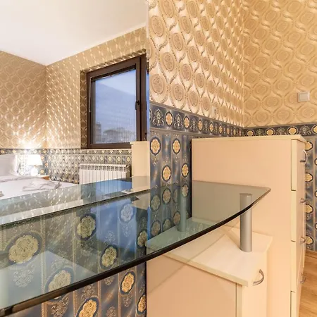 Gorgeous 1-bed Апартаменти Пловдив